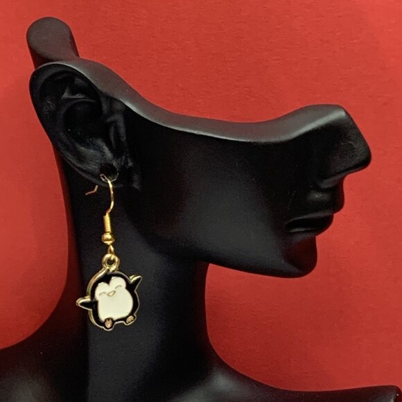 Penguin Earring, Christmas Earring, Gift Idea, Holiday Earring, Winter Earring - Picture 5 of 7
